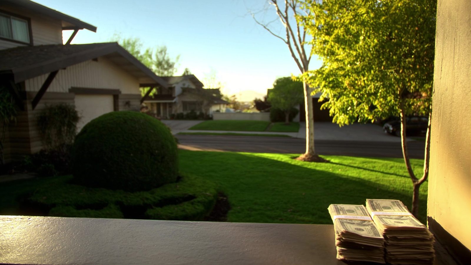 Real estate closing with cash payment - major benefits of selling house for cash including faster closings